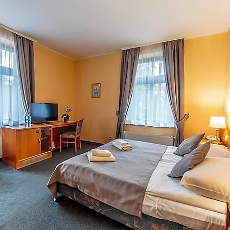 Fenix Hotel 3*